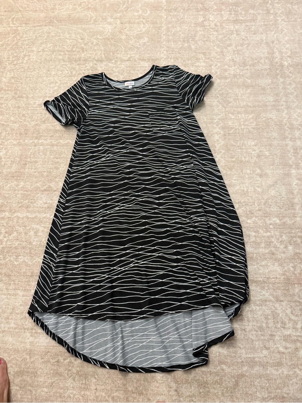 LuLaRoe Black and White Wave-Print Short Sleeve Dress